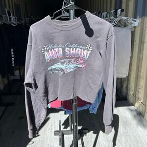 Size Small - Hollister “Auto-Show” Cropped Crewneck